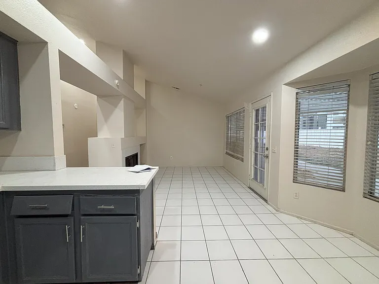 16135 Avenida De Loring — Photo 7