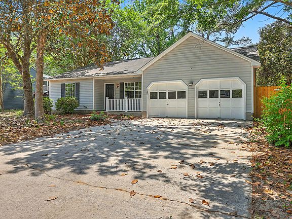 2nd image of 125 Cottonwood Dr
