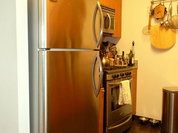 3rd image of 455 W 37th St APT 707