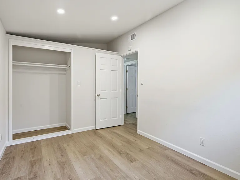 1265 Prescott Ave — Photo 22
