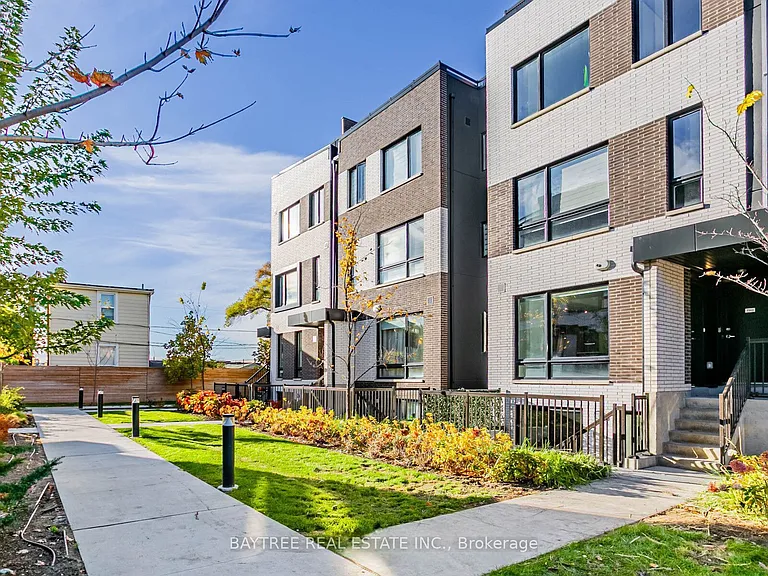 30 Ed Clark Gdns #Townhouse 4 — Photo 26