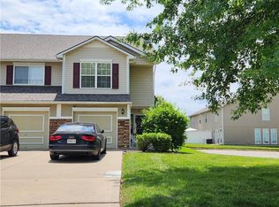 3246 SW Shadow Brook Dr, Blue Springs, MO 64015