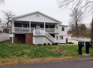 404 Giofre Ave, Maryville, IL