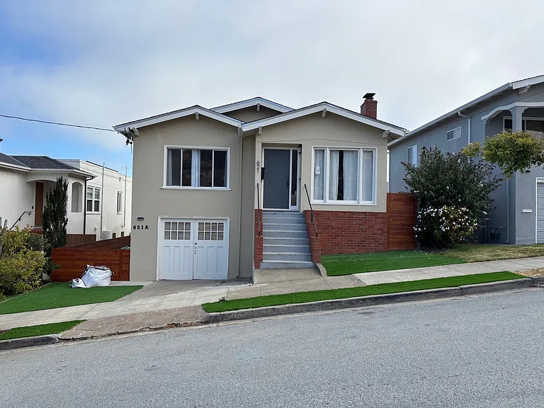 621 Palm Ave — Photo 1