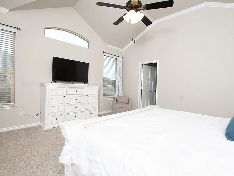 1756 Meadow Crest Dr — Photo 23