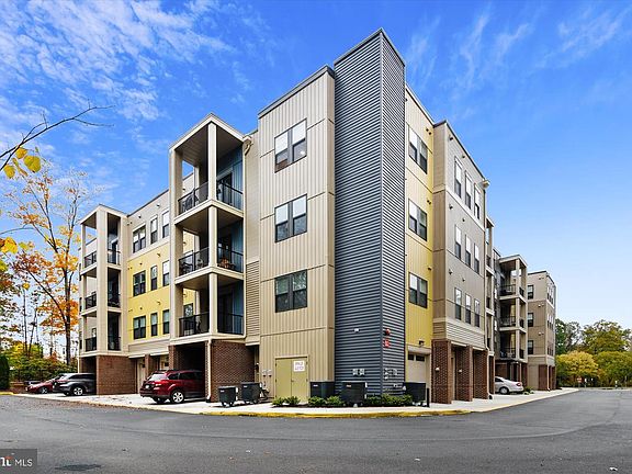 3rd image of 43095 Wynridge Dr Unit 403