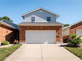 11 Fieldcrest Dr, Columbia, IL 62236