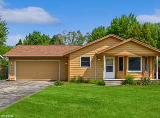 211 Thornhill Dr SW, Poplar Grove, IL 61065