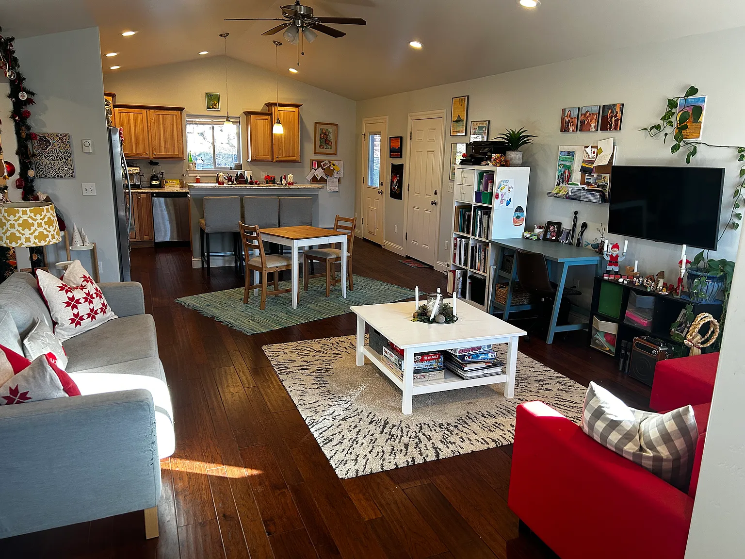 2 bed, 1040 sqft, $2,300 — Photo 3