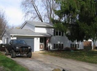 336 Poplar St, Crystal Lake, IL 60014
