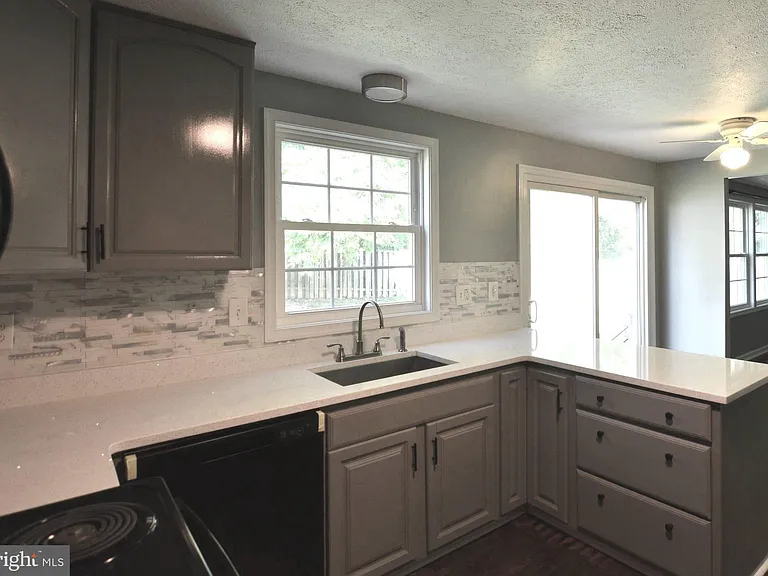 17312 Amity Dr — Photo 5