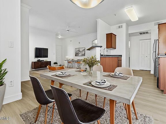 5th image of 1941 S PIERPONT Drive #1013
