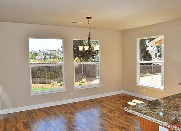 4th image of 841 Primrose Ln