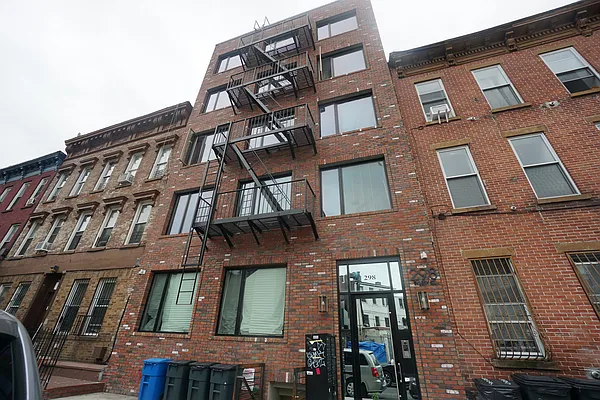 Rented by Rennit Inc. | media 8