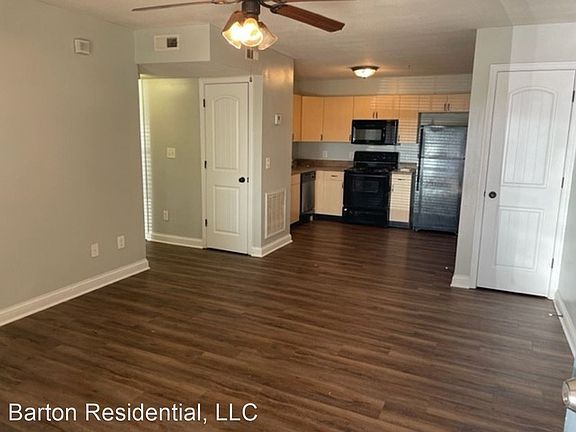 2nd image of 720 Robb Ave #D
