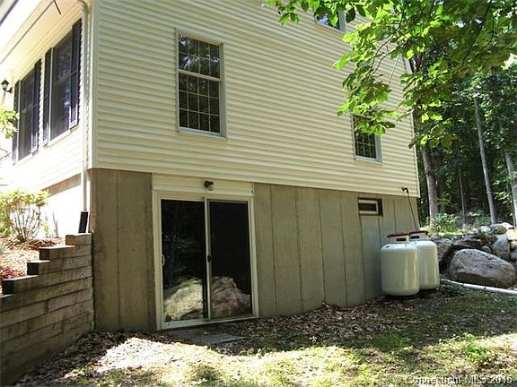 5th image of 7 Briar Hill Dr