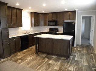 43 E Woodside Ter, Holland, OH 43528