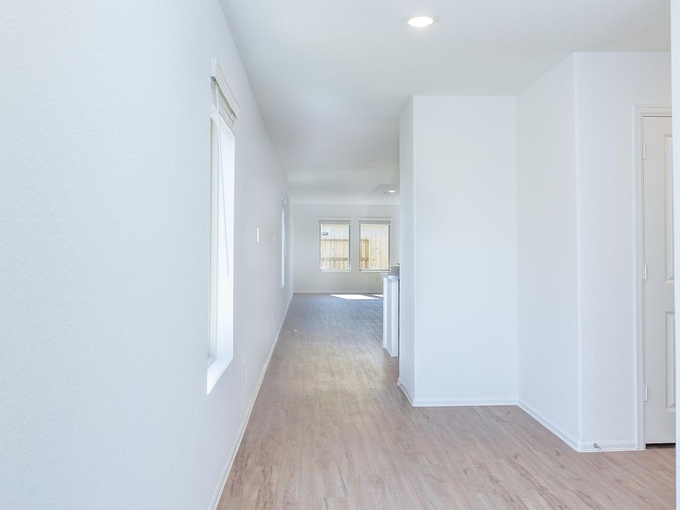 1st image of 4122 Zavala Mill St