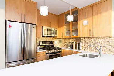 Rented by R New York