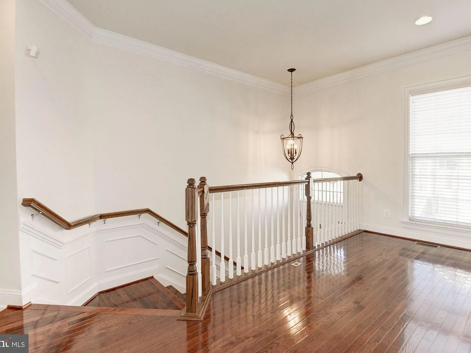 3 bed, 3.5 bath, 2664 sqft, $3,450 — Photo 3