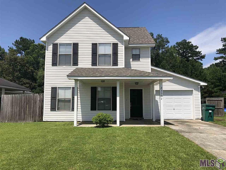 1st image of 23592 Wellington Ave