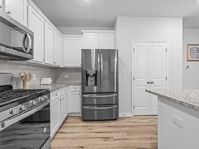 211 Clark Lake Ln — Photo 9