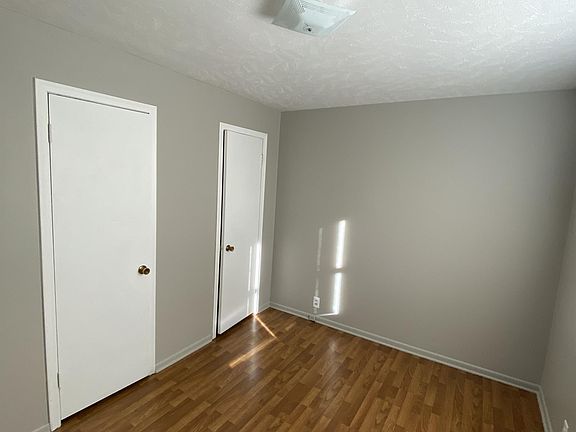 3rd image of 1422 Military Ave APT 4