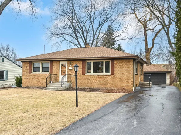 518 North 98th STREET, Wauwatosa, WI 53226