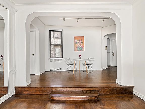 3rd image of 225 W 25th St APT 3K