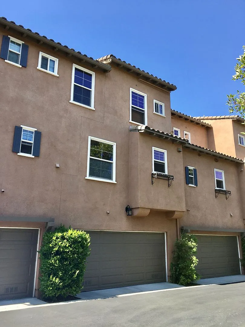 2bd 2.5ba 2car Mission Valley Condo — Photo 2