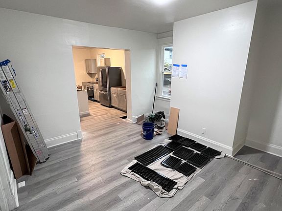 2nd image of 2356 W Clifton Ave