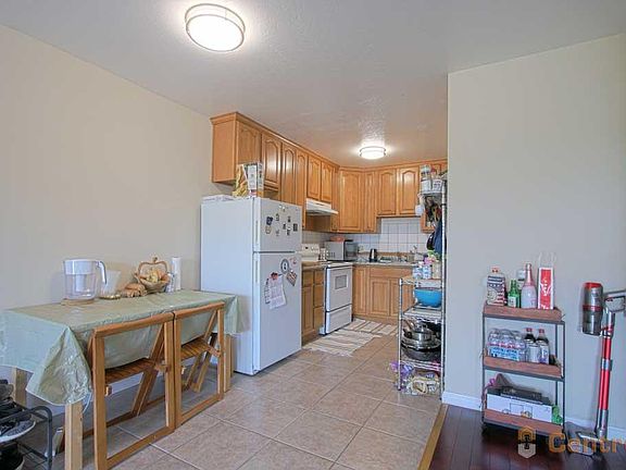 4th image of 1421 10th Ave #23