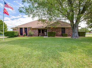 1005 Crystal Ln, Crowley, TX 76036