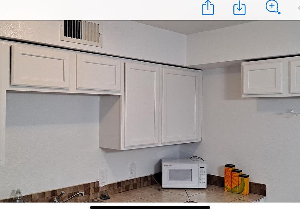 1st image of 2421 Country Club Blvd APT 3