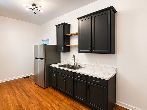 3rd image of 616 Martha St #1