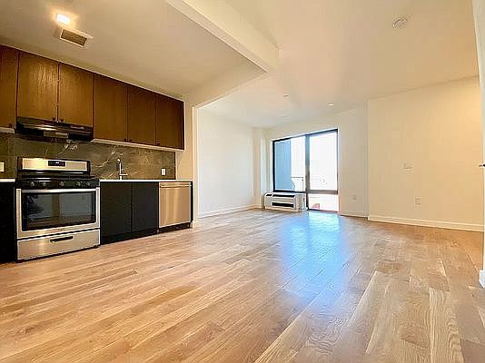 2nd image of 25 E 19th St #6S