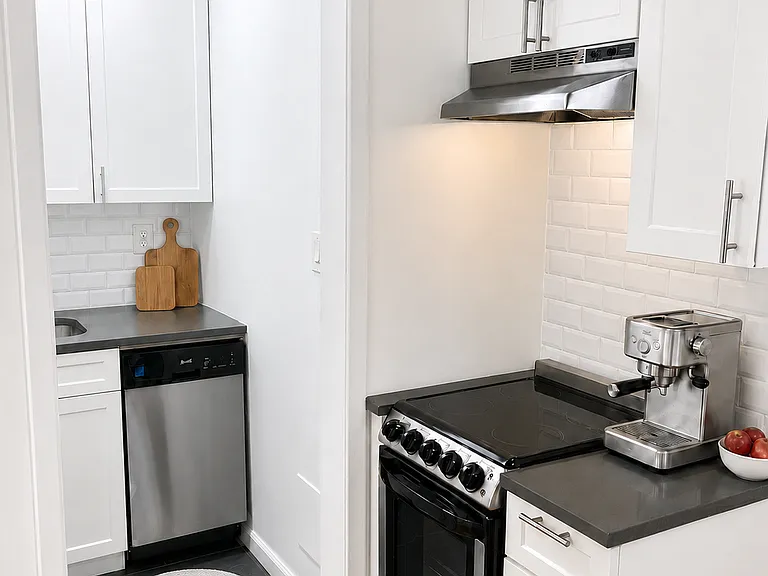 205 W 88th St #4H — Photo 3