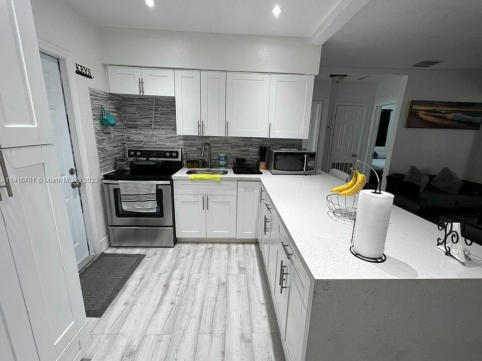 1st image of 59 E 10th St #1