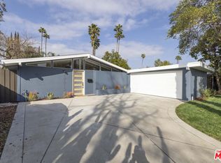19813 Gilmore St, Woodland Hills, CA 91367