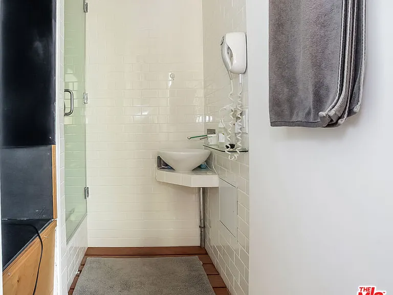 1850 Industrial St #Penthouse 9 — Photo 33