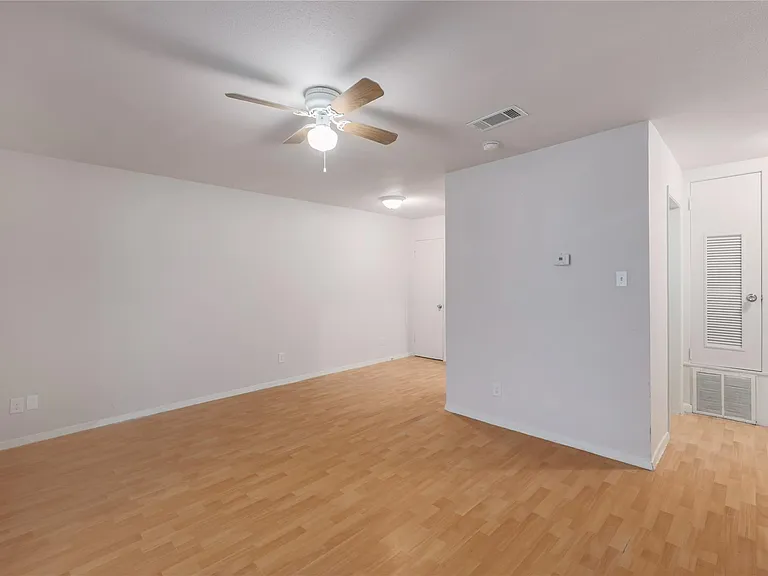 2201 Mission Hill Cir #4 — Photo 7