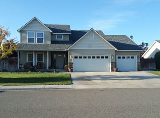 4111 Antigua Dr, Pasco, WA 99301