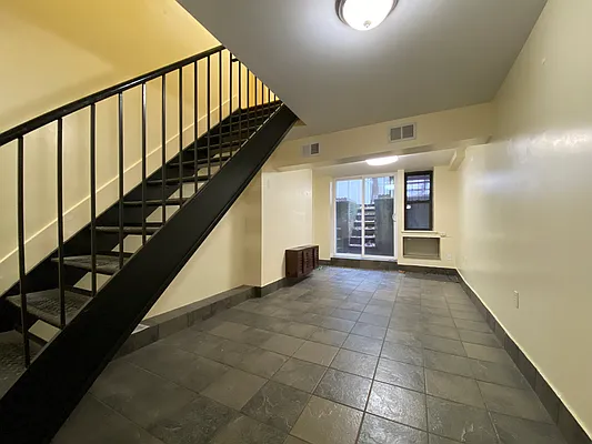 Rented by REAL New York | media 22