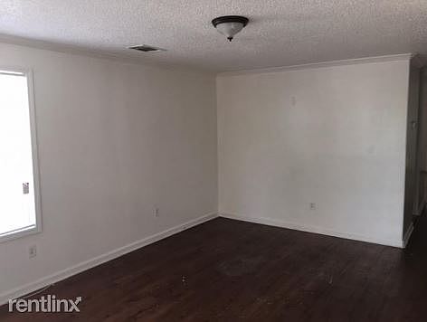 2nd image of 1016 11th Ave S