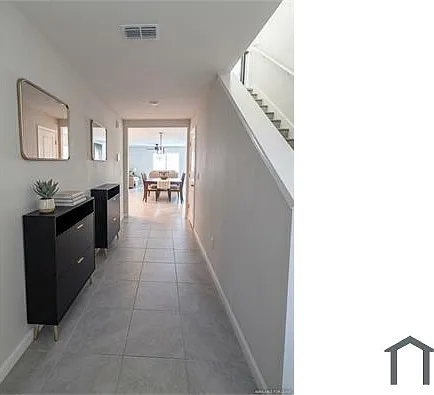 5 bed, 2447 sqft, $4,500 — Photo 3