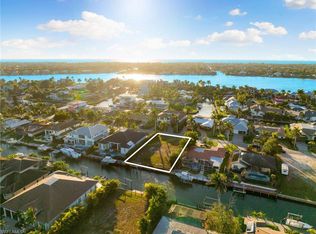 2165 Tarpon RD, NAPLES, FL 34102