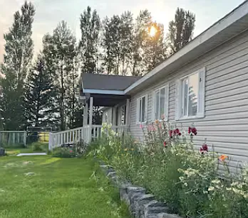 4 bed, 2100 sqft, $2,100 — Photo 1