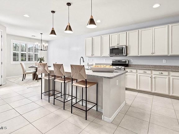 4th image of 2925 W AMBER SUN Drive