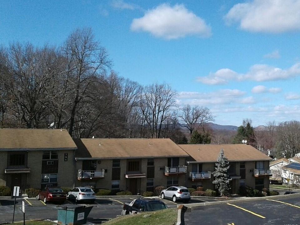 2nd image of 796-800 Brookridge Dr #19