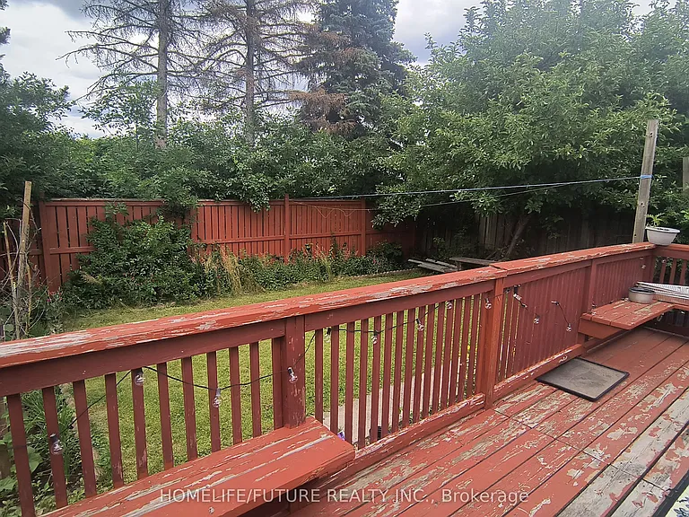 79 Carisbrooke Sq #BASEMENT — Photo 17